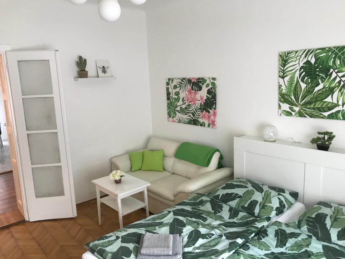 Rosmarinus Apartman Pécs Esterno foto