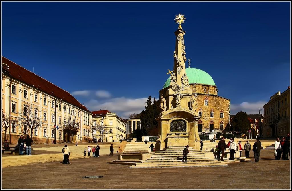 Rosmarinus Apartman Pécs Esterno foto