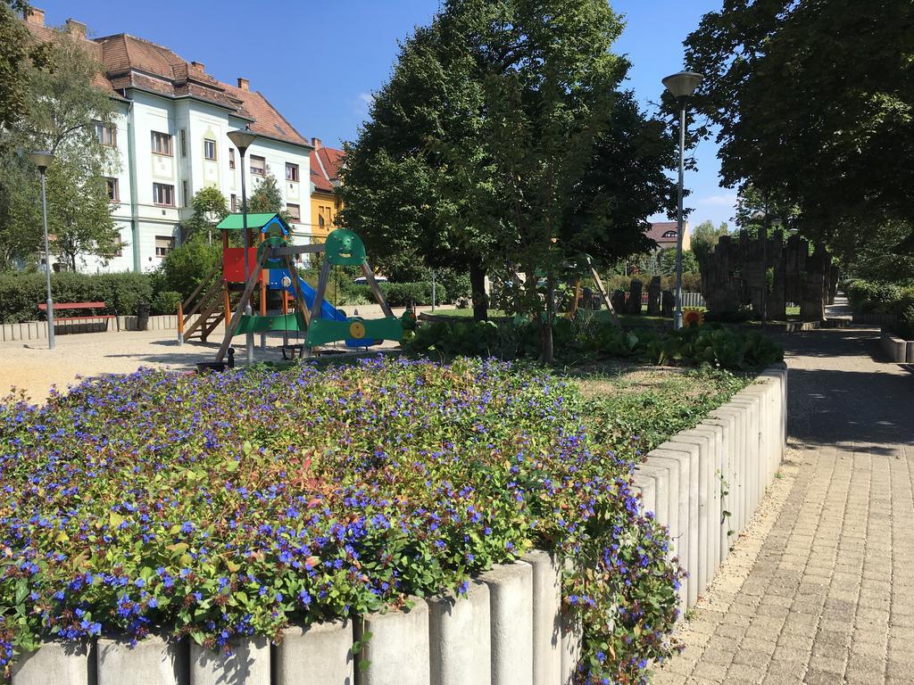 Rosmarinus Apartman Pécs Esterno foto