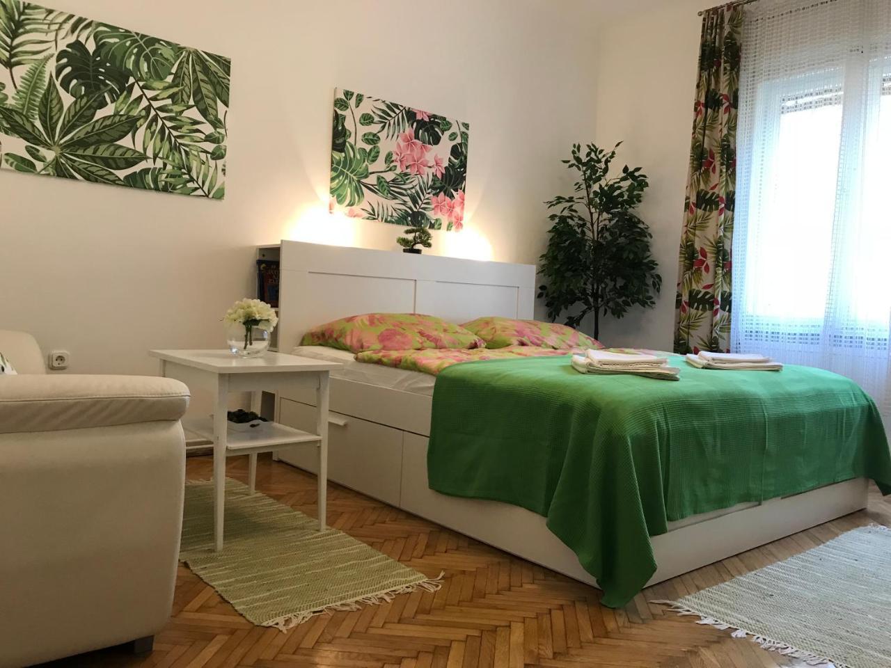 Rosmarinus Apartman Pécs Esterno foto